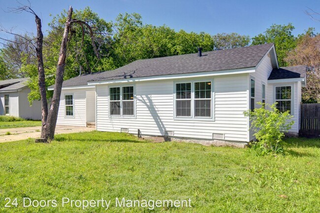 Foto del edificio - 3 br, 2 bath House - 7816 Corina Dr