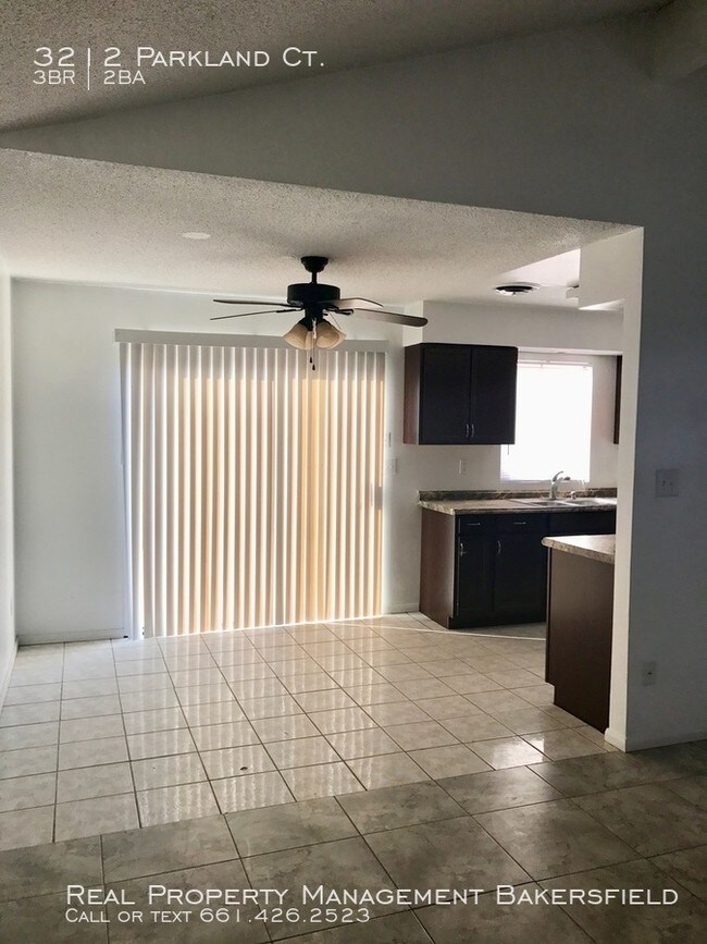 Foto del edificio - 3212 Parkland Court