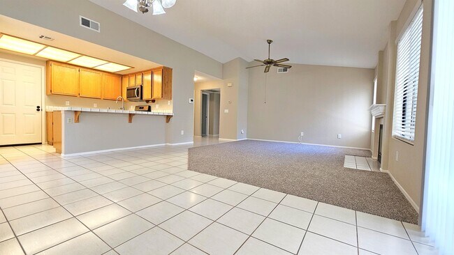 Building Photo - 1437 Congress Way