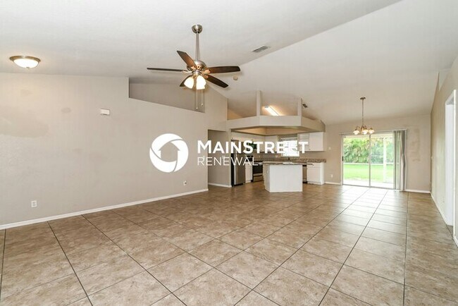 Foto del edificio - 3 Bedroom Pet-Friendly Home in Cape Coral, FL with Main Street Renewal