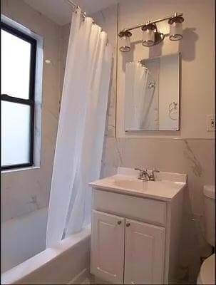 Building Photo - 445 W 49th St
