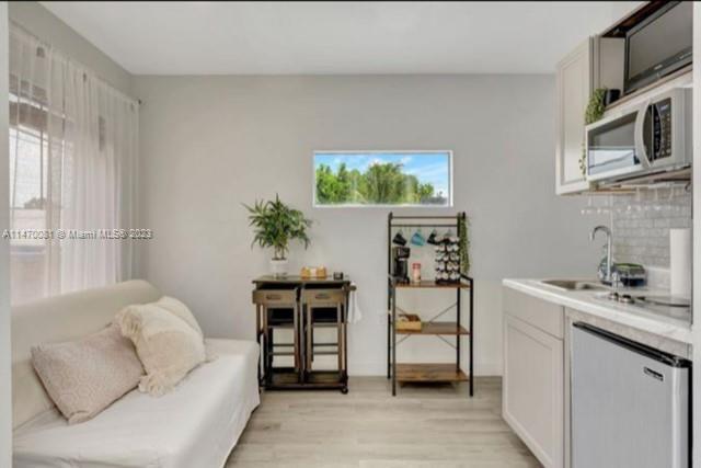 Foto del edificio - 6479 SW 26th St