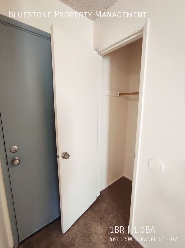 Foto del edificio - 4611 SW Luradel St