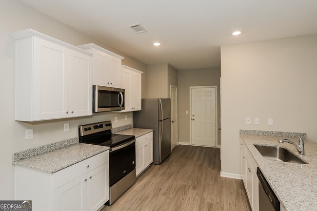 Building Photo - 518 Firethorn Ct