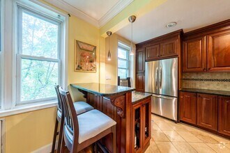 Building Photo - 50 Follen St