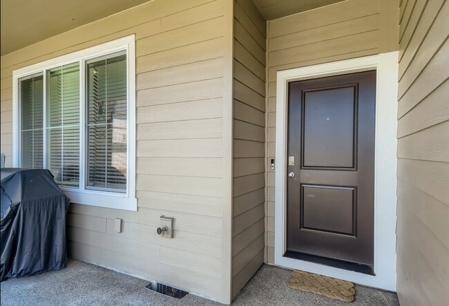 Building Photo - 16119 NW Pristine Ln