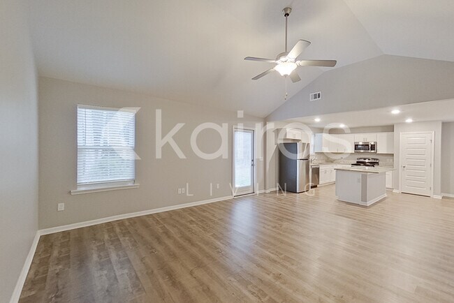 Building Photo - 136 Western Red Cedar Dr