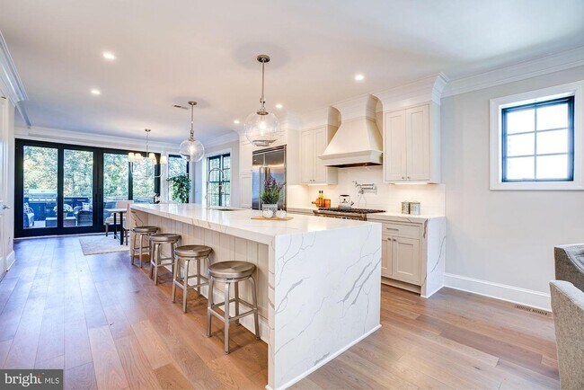 Building Photo - 3009 Ordway St NW