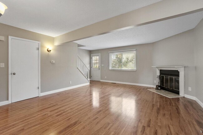 Foto del edificio - 384 W Powell Rd