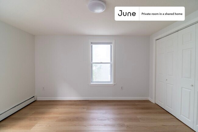 Foto del edificio - Room in Shared 4 bed/4 bath home