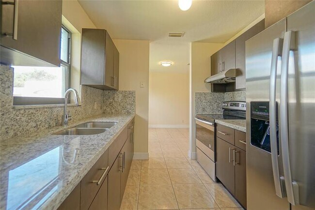 Foto del edificio - 5720 SW 26th St