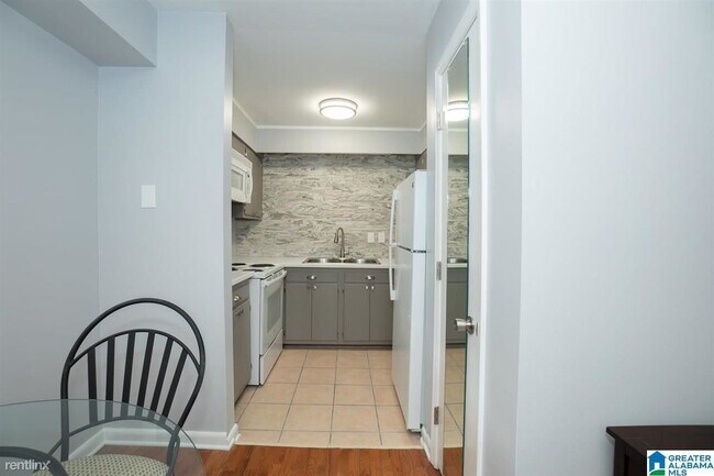 Foto del edificio - 2727 Highland Ave