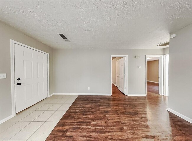 Foto del edificio - 457 Charleston Ln