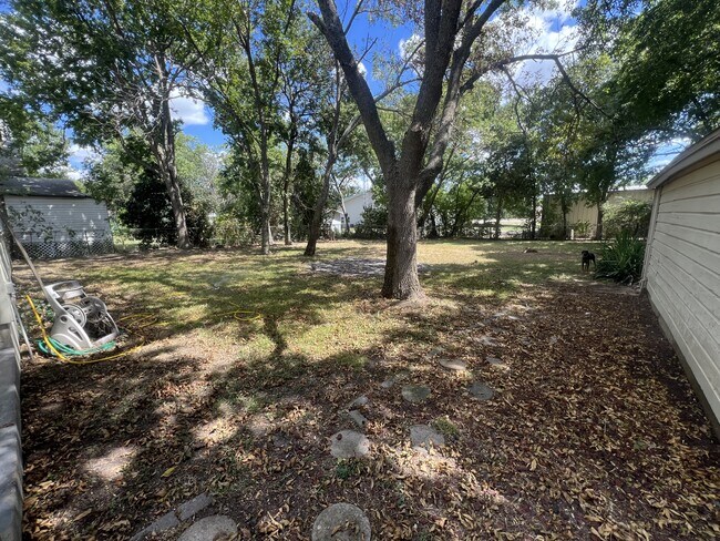 Foto del edificio - 920 E Walnut St