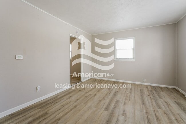 Foto del edificio - 233 N Wellington St