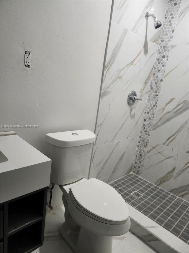 Foto principal - 184 NW 58th St
