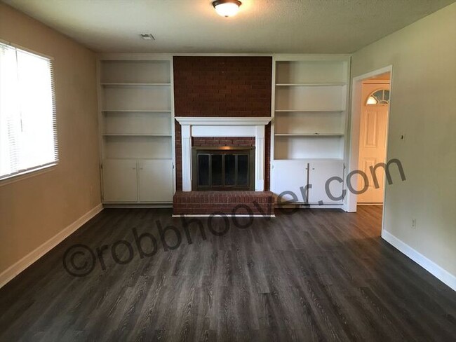 Foto del edificio - Brick home in convenient Charlotte location