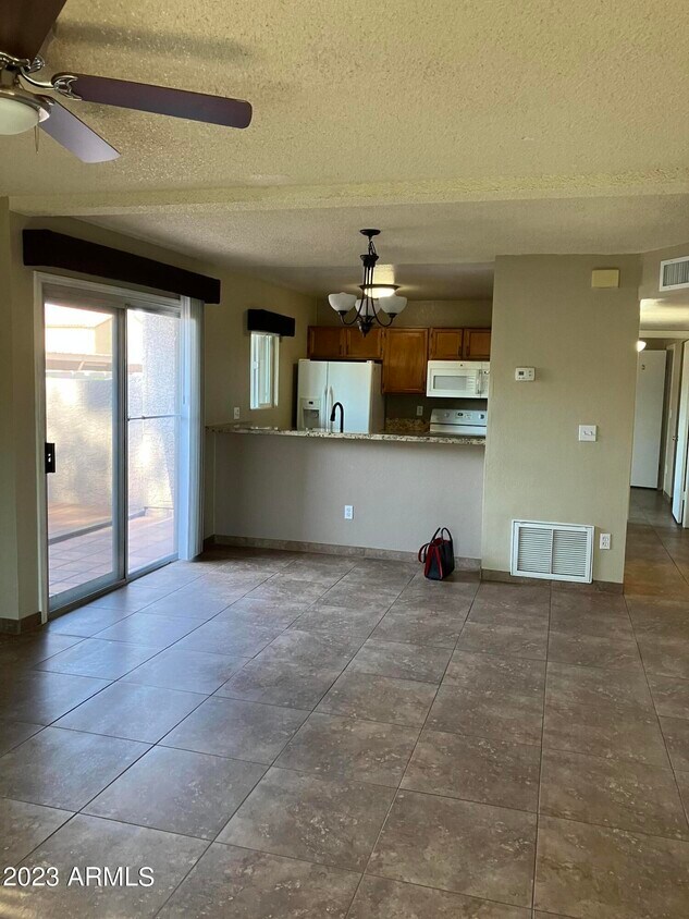 623 W Guadalupe Rd Unit 116, Mesa, AZ 85210 Room for Rent in Mesa, AZ