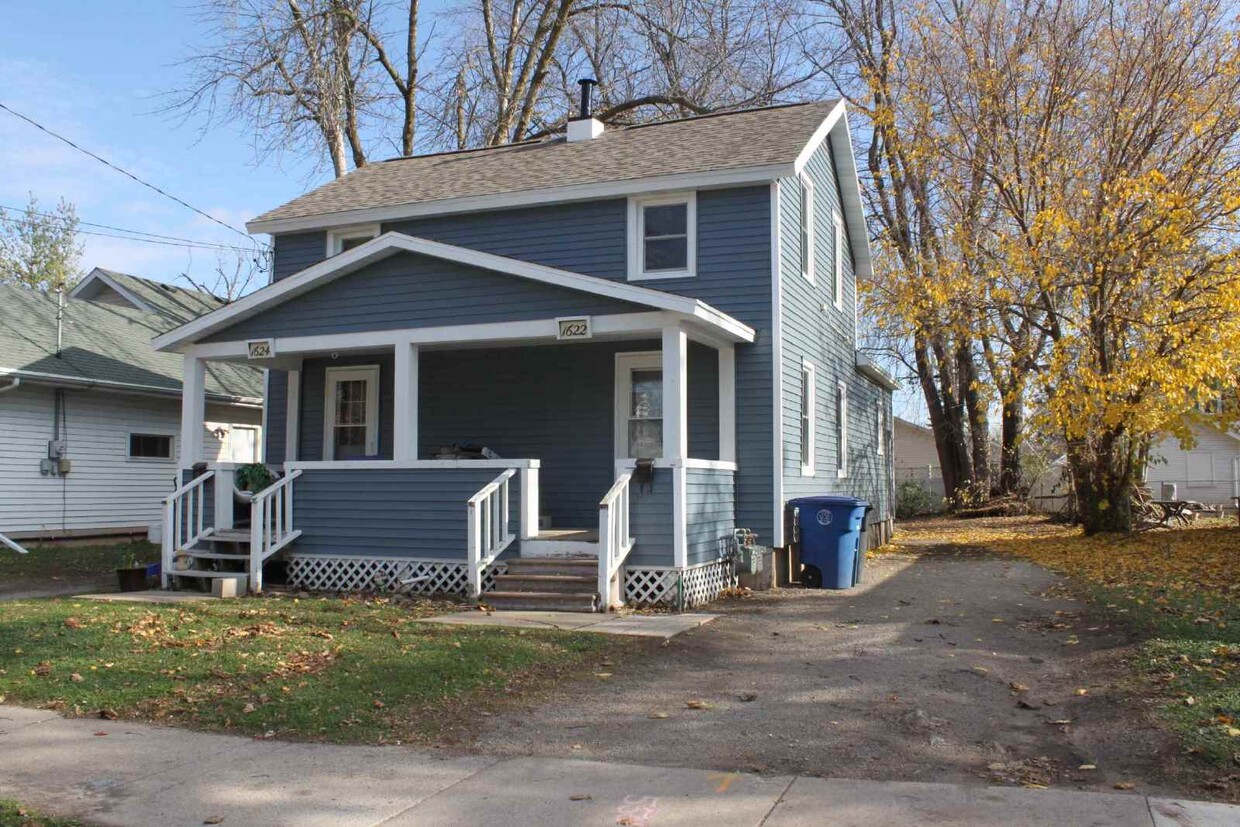 Primary Photo - Side by Side duplex