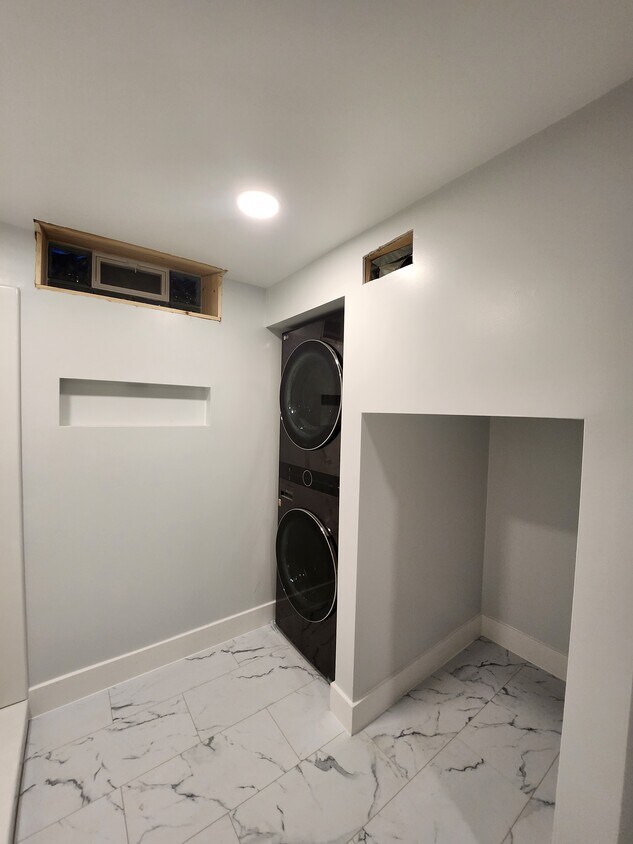 Foto del edificio - 1103 Ravenwood Ave