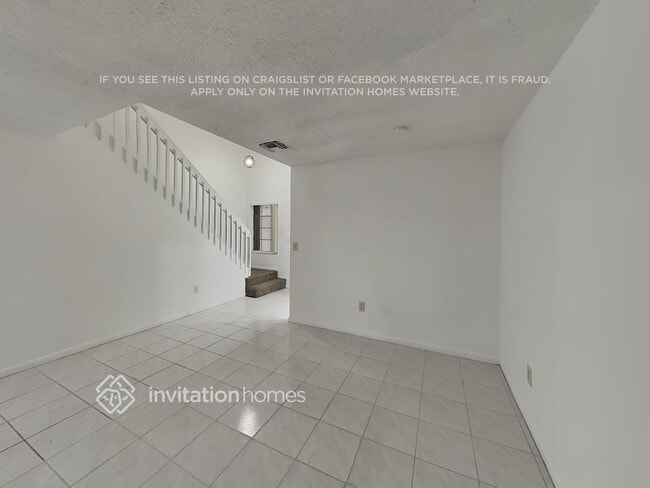 Building Photo - 9912 NW 9th Ct