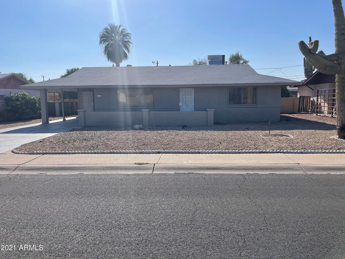 Primary Photo - 12614 N 107th Ave