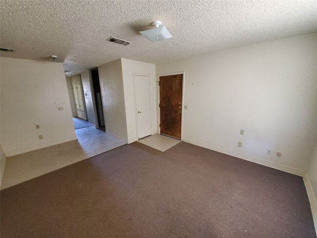 Building Photo - 400 NW 2nd St