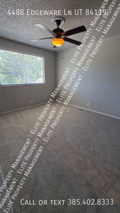 Foto del edificio - 4488 Edgeware Ln
