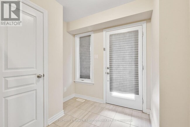 Building Photo - 22 Stockholm Private