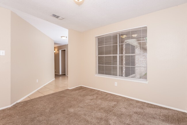 Building Photo - 2811 Mayflower Landing Ct