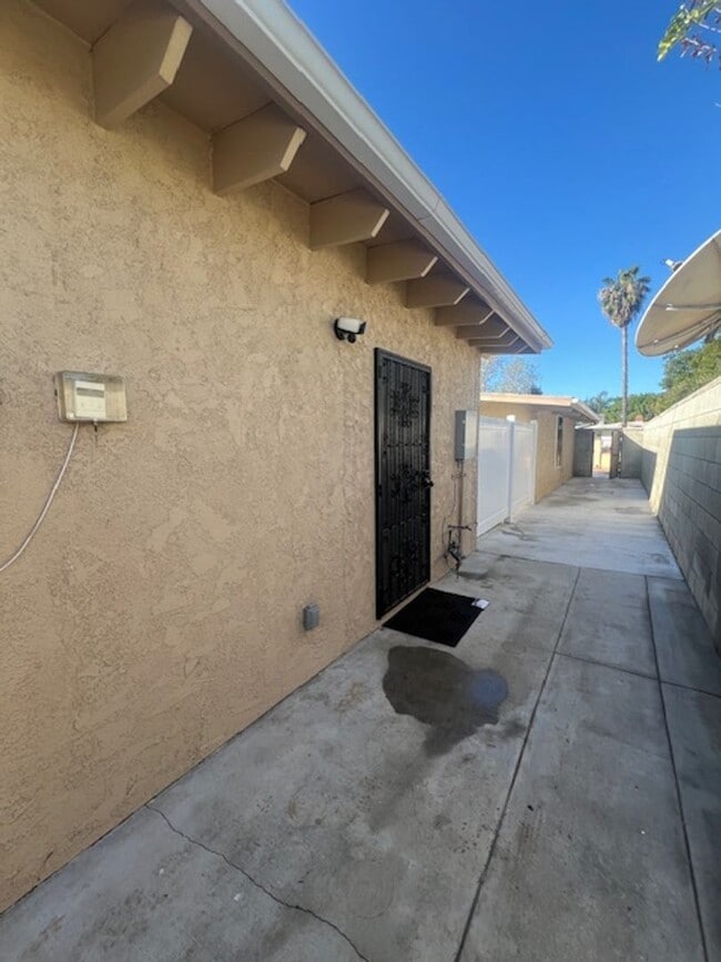 Foto del edificio - Beautiful, Single ADU located in Reseda! Ready for Move-In!