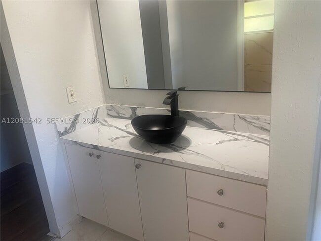 Foto del edificio - 412 NW 33rd St