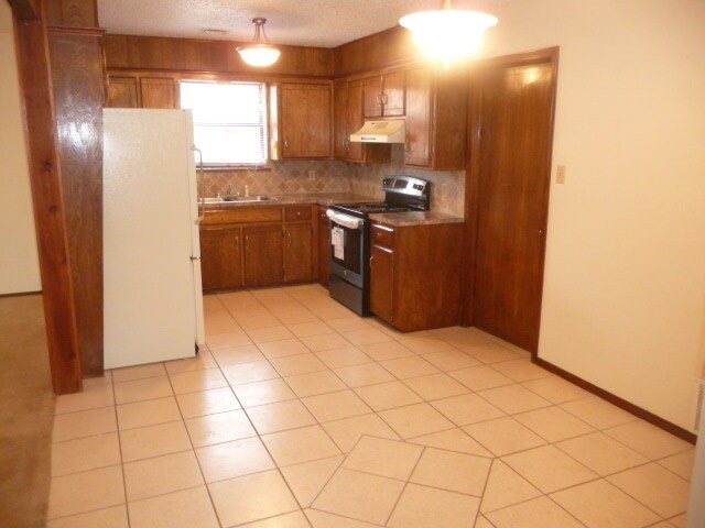 Building Photo - 6410 SW Glenhaven Ave