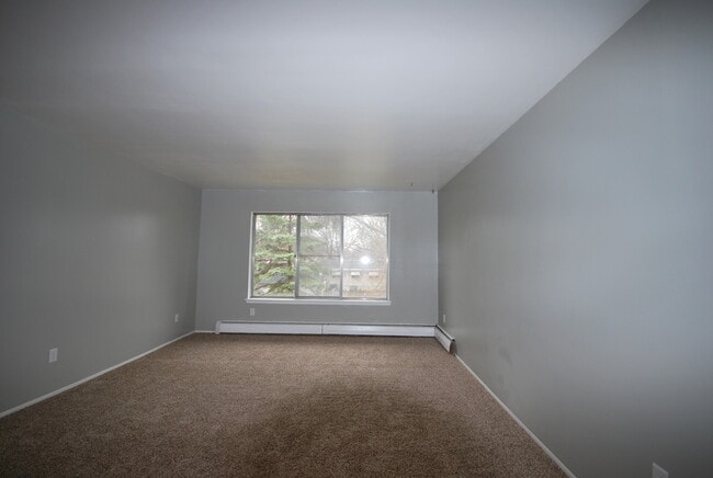Building Photo - 26419 W Seven Mile Rd