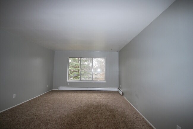 Foto del edificio - 26419 W Seven Mile Rd