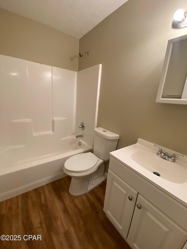 Building Photo - 6413 Winona St