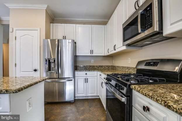 Building Photo - 4946 Lee Farm Ct