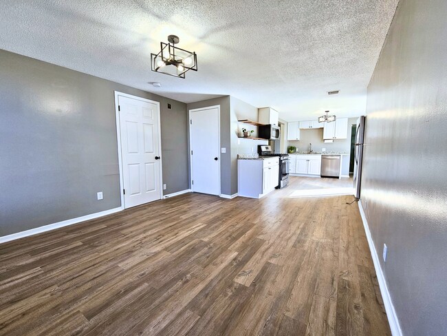 Living Room - 358 Baker St W