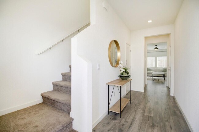Foto del edificio - Brand New SOLAR Home in West Rosevile