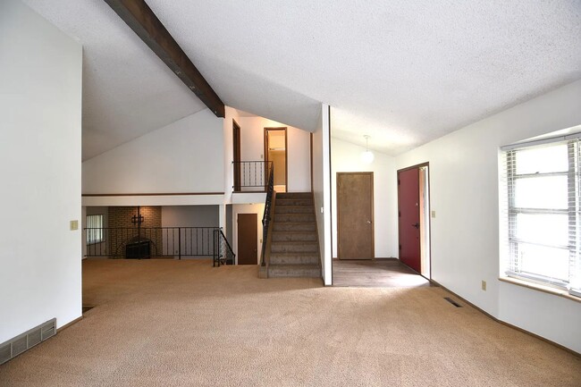 Building Photo - Spacious 2BR/2BA with Fenced Yard in Boulder