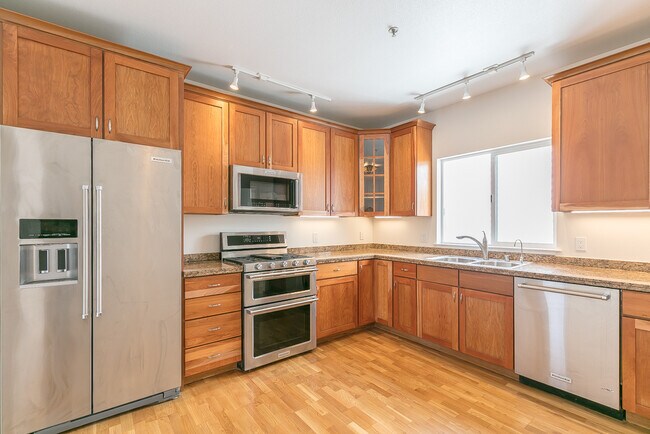 Building Photo - 3250 21st St