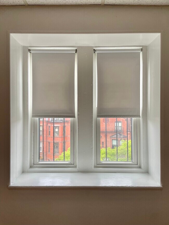 Building Photo - 272 Newbury St