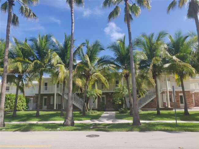 Building Photo - 100 Sunrise Dr
