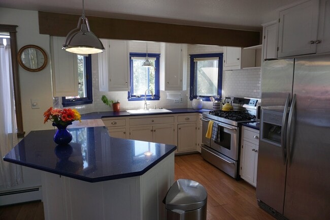 Building Photo - Great House in South Evergreen!! Must See!!