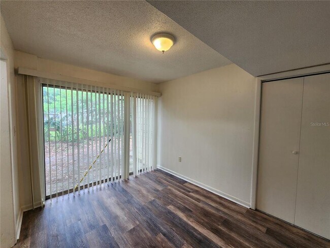 Building Photo - 300 NW 20th Ave