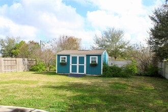 Building Photo - 3707 Parkcrest Ct