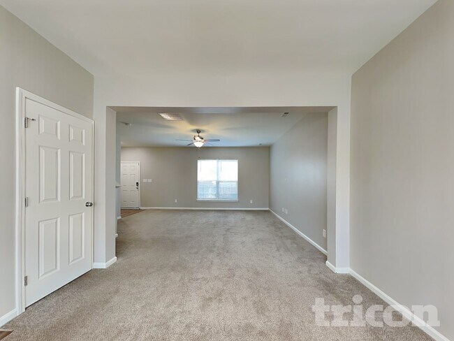 Foto del edificio - 2092 Roscommon Dr