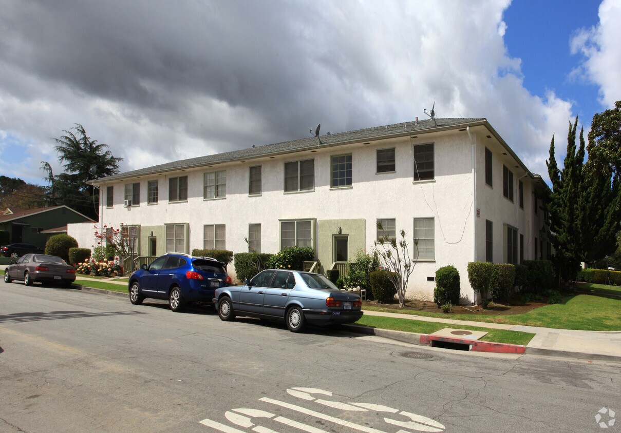 Primary Photo - 1120-1124 E Carson St