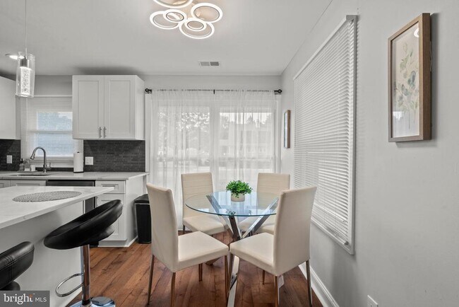 Foto del edificio - 124 Pennypacker Dr
