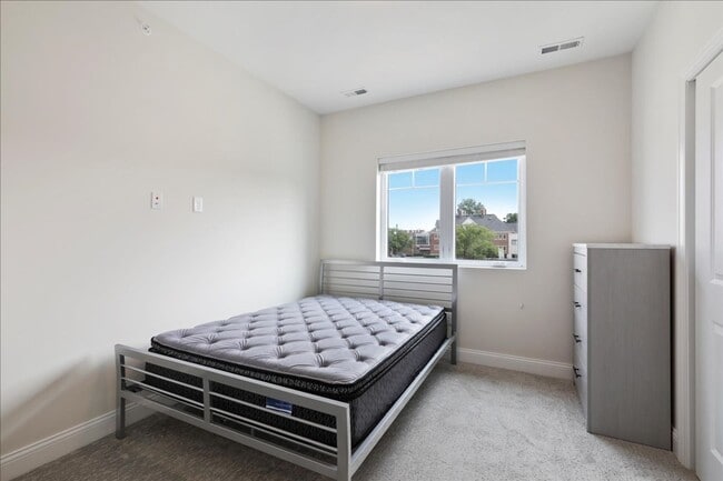 Interior Photo - 314 S State St